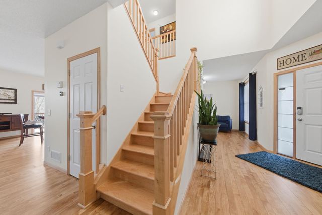 8437 Blazing Star Circle, Shakopee, MN 55379