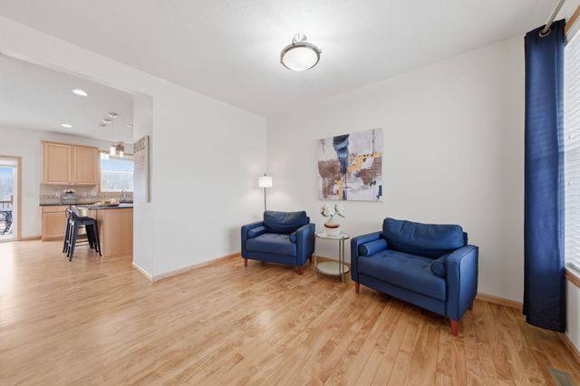 8437 Blazing Star Circle, Shakopee, MN 55379