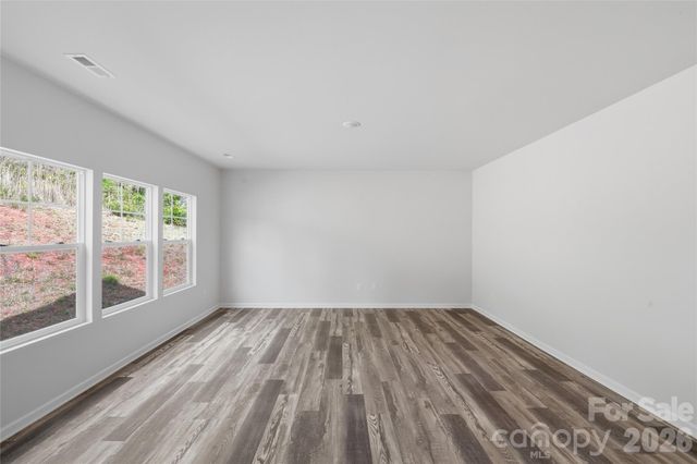 5145 Mark Drive NE, Hickory, NC 28601