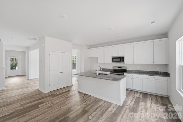 5145 Mark Drive NE, Hickory, NC 28601