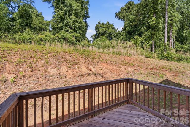 5145 Mark Drive NE, Hickory, NC 28601