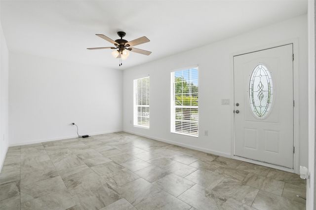 302 Glenmore Dr, Pasadena, TX 77503