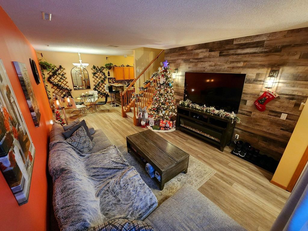 862 Princeton Avenue, Shakopee, MN 55379