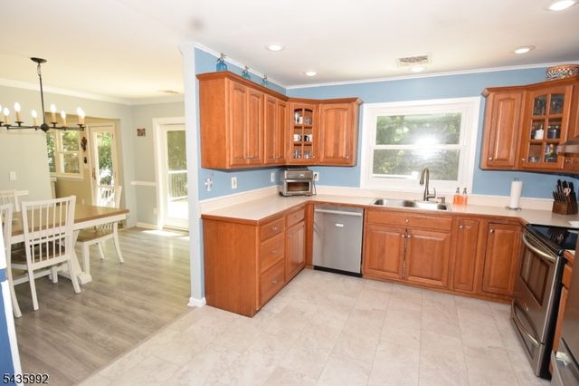 567 Foothill Rd, Bridgewater Twp., NJ 08807