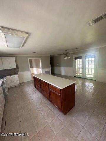 817 E Putnam Street, Erath, LA 70533