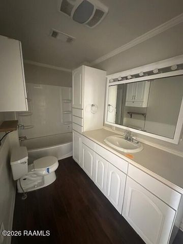 817 E Putnam Street, Erath, LA 70533