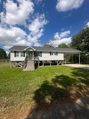 817 E Putnam Street, Erath, LA 70533