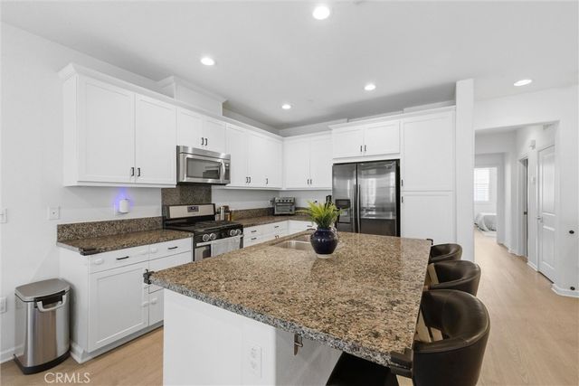 406 El Paseo, Lake Forest, CA 92610