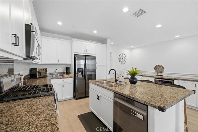 406 El Paseo, Lake Forest, CA 92610