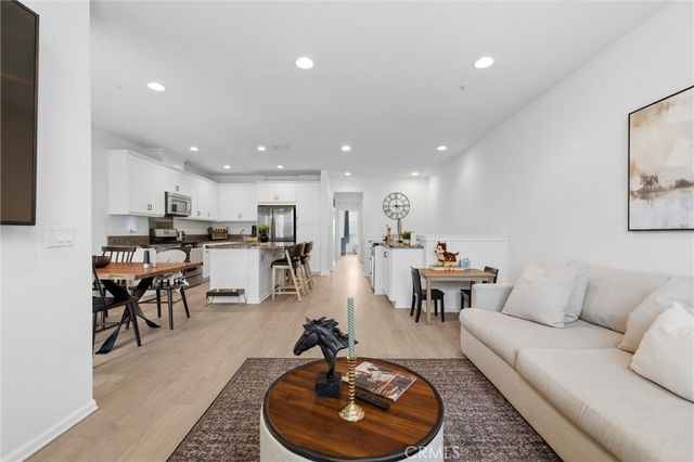 406 El Paseo, Lake Forest, CA 92610