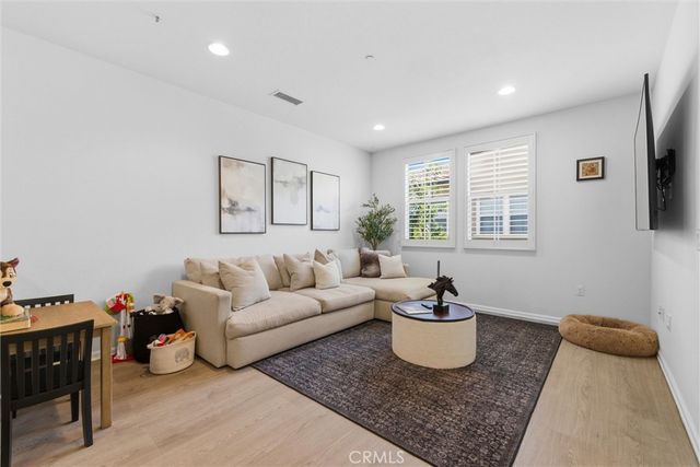 406 El Paseo, Lake Forest, CA 92610