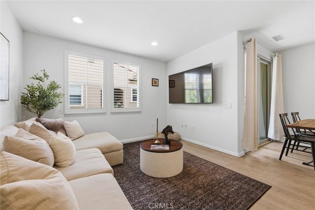 406 El Paseo, Lake Forest, CA 92610