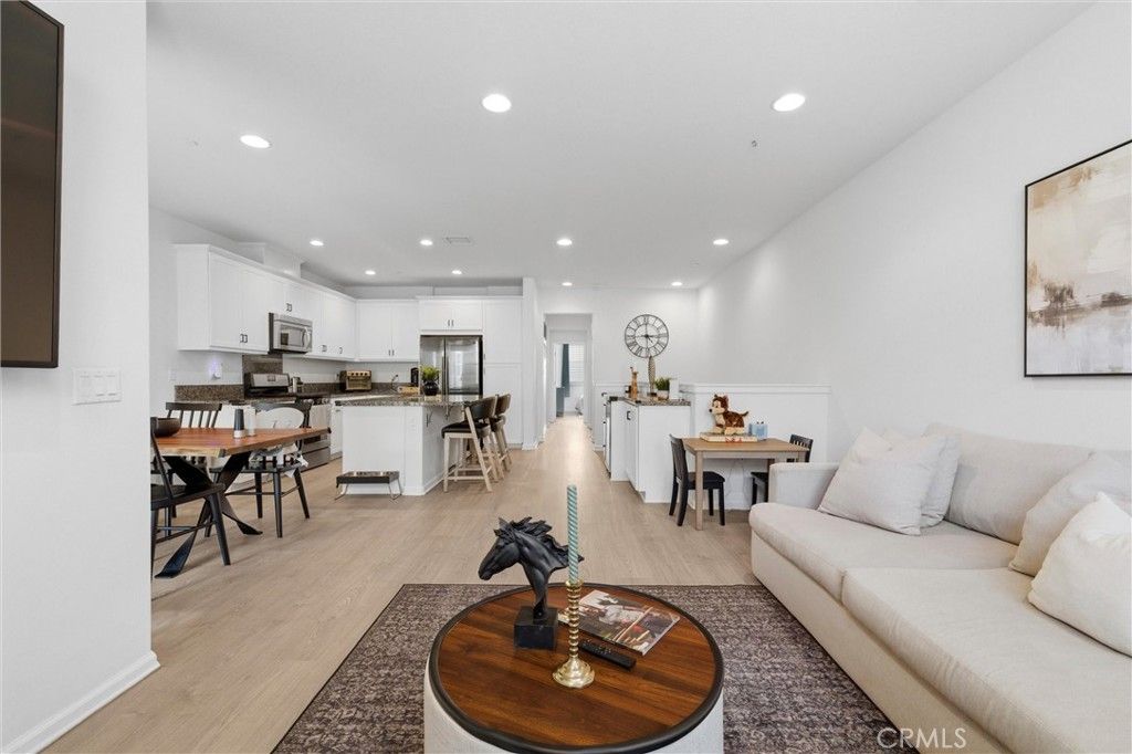 406 El Paseo, Lake Forest, CA 92610