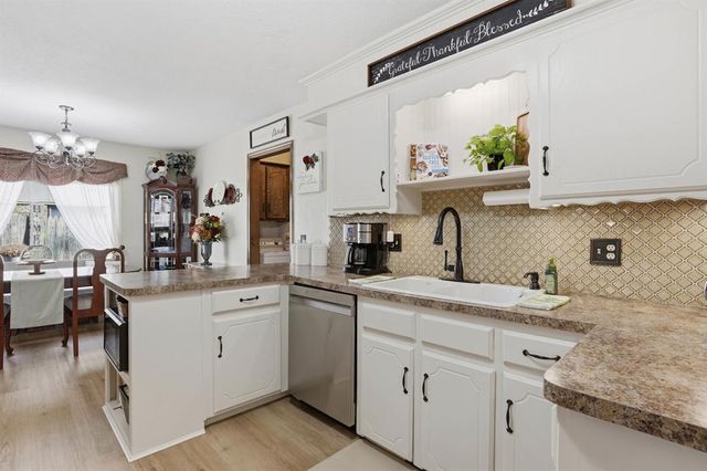 1521 NE 1st Street, Moore, OK 73160