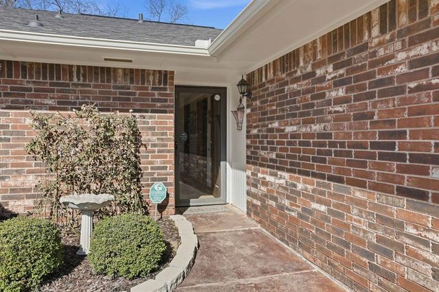 1521 NE 1st Street, Moore, OK 73160