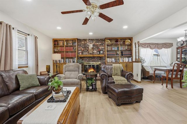 1521 NE 1st Street, Moore, OK 73160