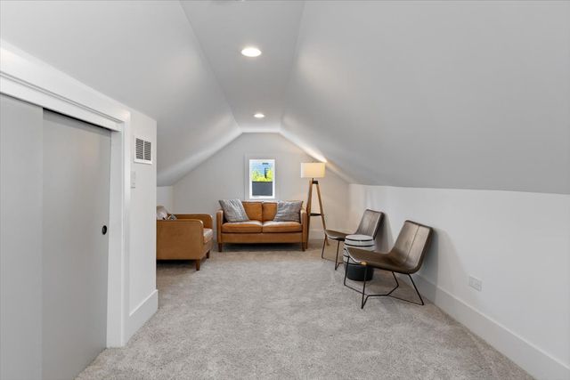2144 N Rockwell Street, Chicago, IL 60647