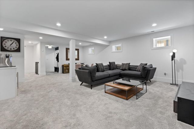 2144 N Rockwell Street, Chicago, IL 60647