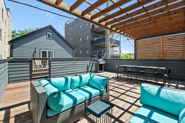 2144 N Rockwell Street, Chicago, IL 60647