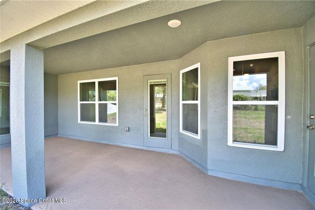 527 Winer Avenue SW, Palm Bay, FL 32908