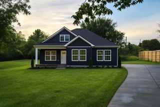 1026 Evans Rd, Burns, TN 37029