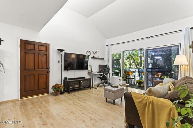 5700 Etiwanda Avenue 248, Tarzana, CA 91356