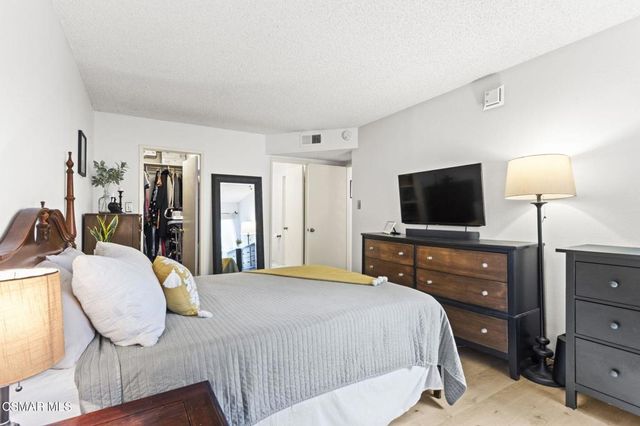 5700 Etiwanda Avenue 248, Tarzana, CA 91356