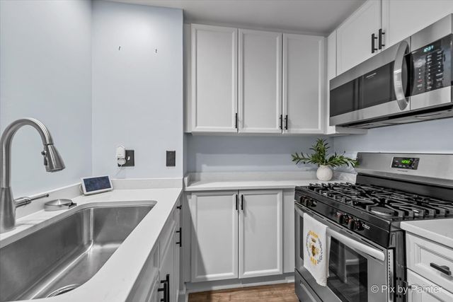 680 N Green Street 605, Chicago, IL 60642