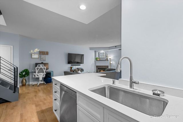 680 N Green Street 605, Chicago, IL 60642