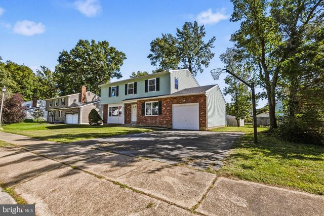 5 FIRETHORN CT, Newark, DE 19711