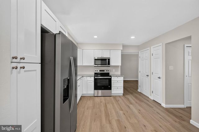 5 FIRETHORN CT, Newark, DE 19711