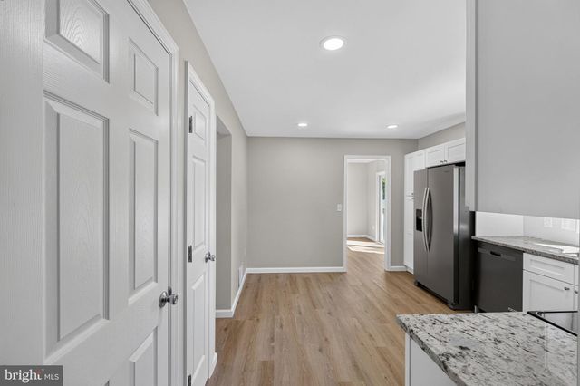 5 FIRETHORN CT, Newark, DE 19711