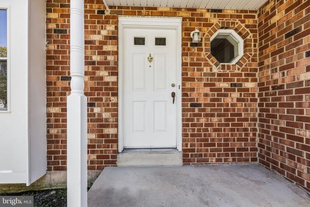 5 FIRETHORN CT, Newark, DE 19711