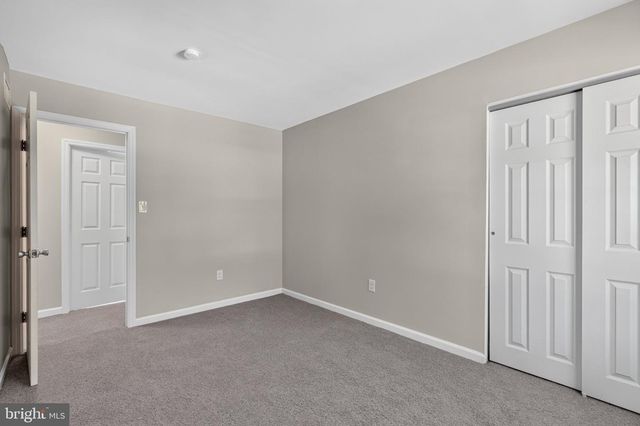 5 FIRETHORN CT, Newark, DE 19711