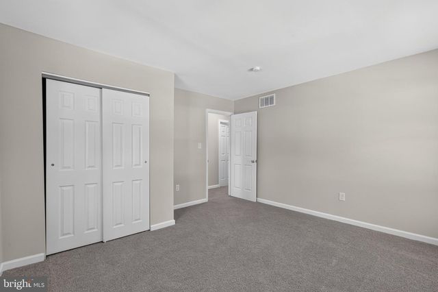 5 FIRETHORN CT, Newark, DE 19711