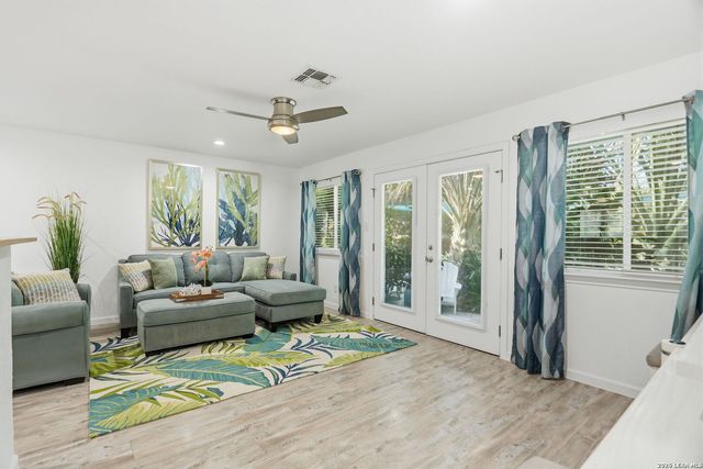6607 CLOVERBEND ST, San Antonio, TX 78238