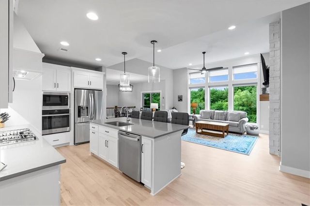 25404 W 146 Street, Olathe, KS 66061