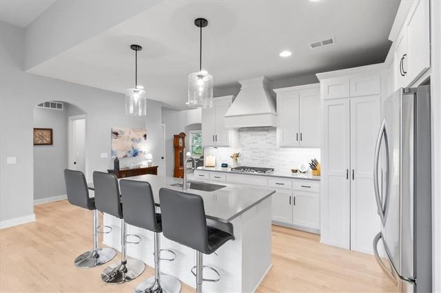 25404 W 146 Street, Olathe, KS 66061