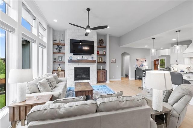 25404 W 146 Street, Olathe, KS 66061