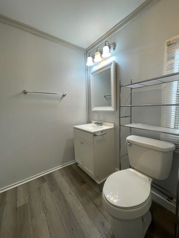 909 A Mapoles Street, Crestview, FL 32536