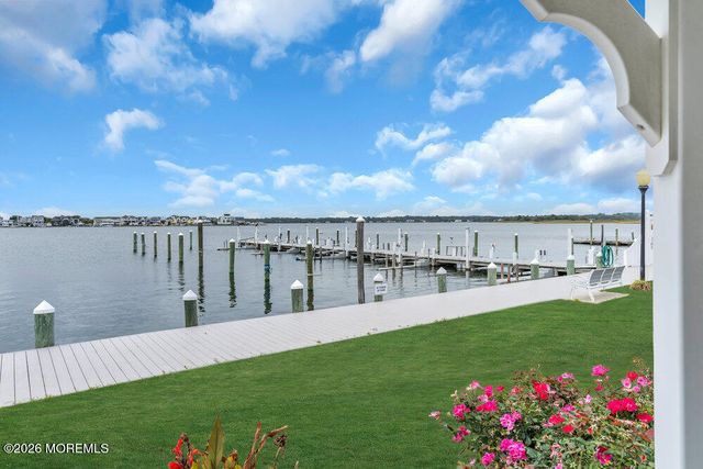 40 Wharfside Drive, Monmouth Beach, NJ 07750