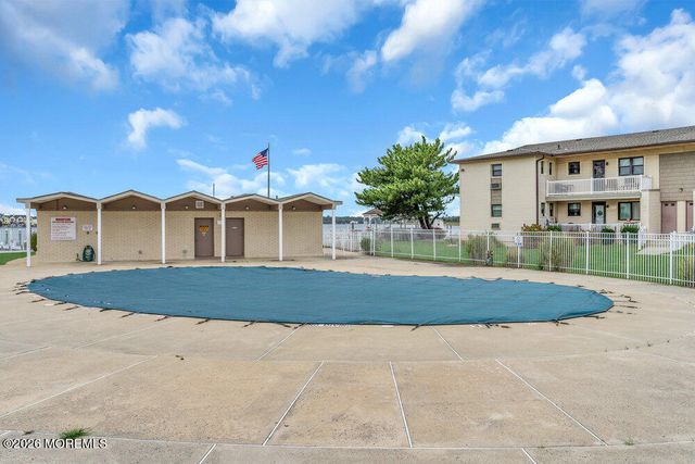 40 Wharfside Drive, Monmouth Beach, NJ 07750