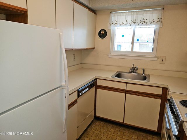 40 Wharfside Drive, Monmouth Beach, NJ 07750