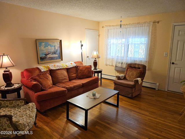 40 Wharfside Drive, Monmouth Beach, NJ 07750