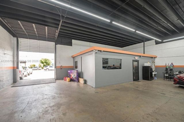7250 NW 41st Street, Miami, FL 33166