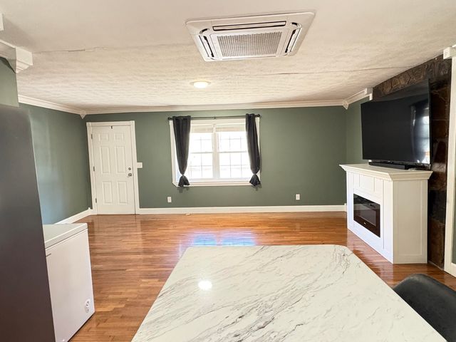 8209 KY-11, Green Road, KY 40946