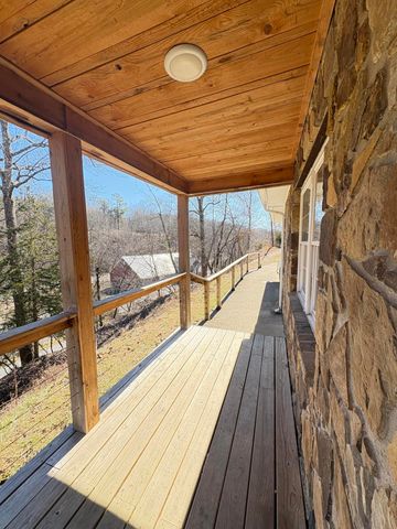 8209 KY-11, Green Road, KY 40946
