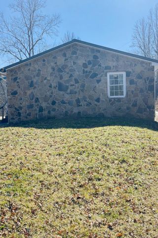 8209 KY-11, Green Road, KY 40946