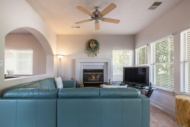 632 Hermit Falls Drive SE, Rio Rancho, NM 87124