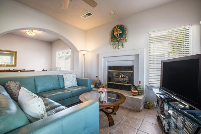 632 Hermit Falls Drive SE, Rio Rancho, NM 87124